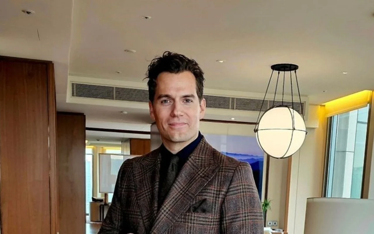 Henry Cavill Seeks Fatherly Advice on Father's Day as Dad-To-Be