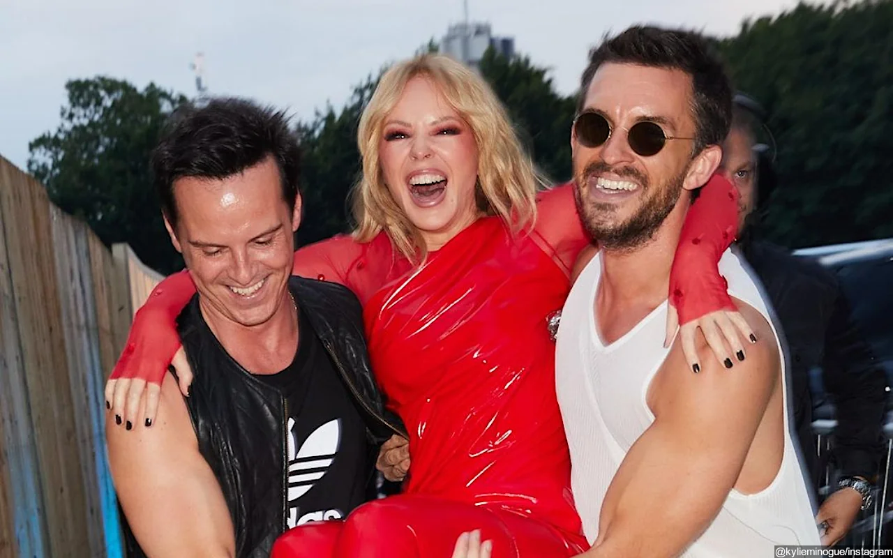 Kylie Minogue Makes Iconic Entrance at BST Hyde Park With Help of Jonathan Bailey and Andrew Scott