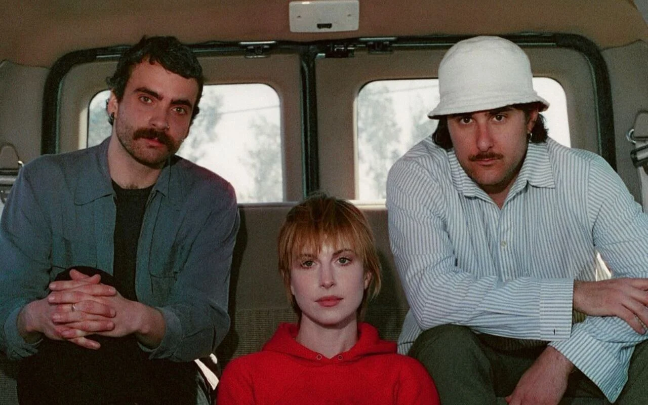 Paramore Dedicates 'Twilight' Song to Robert Pattinson, Halts Performance to Help Struggling Fan