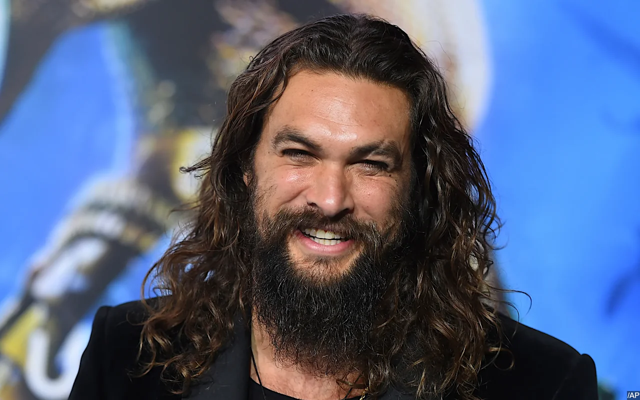 Jason Momoa Looks Carefree at Miami Show After Accused of Mistreating Crew