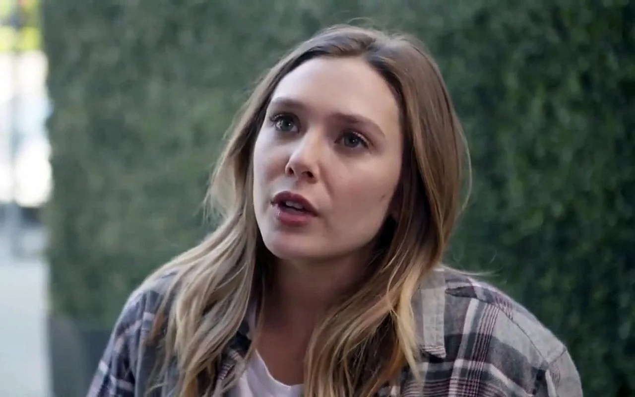 Elizabeth Olsen Opens Up About Struggle With Severe Panic Attacks