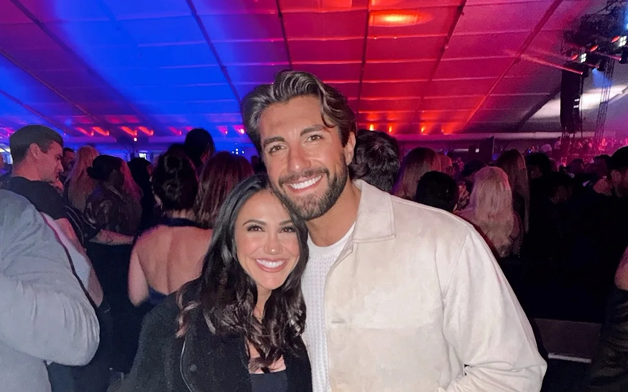 Kat Stickler Defends Allowing Daughter To Meet Ex Boyfriend Jason Tartick kat-stickler-defends-allowing-daughter-to-meet-ex-boyfriend-jason-tartick