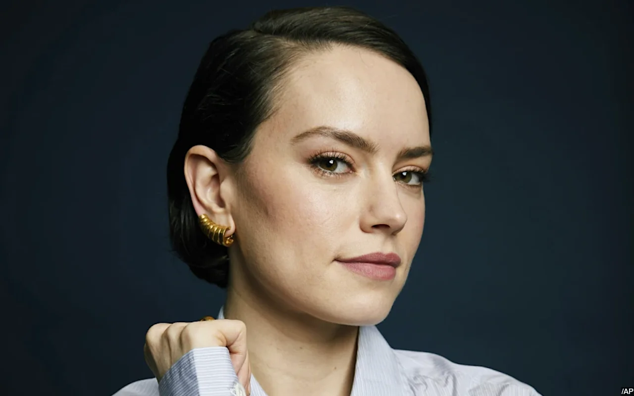 Writer Steven Knight Departs 'Star Wars' Project Starring Daisy Ridley