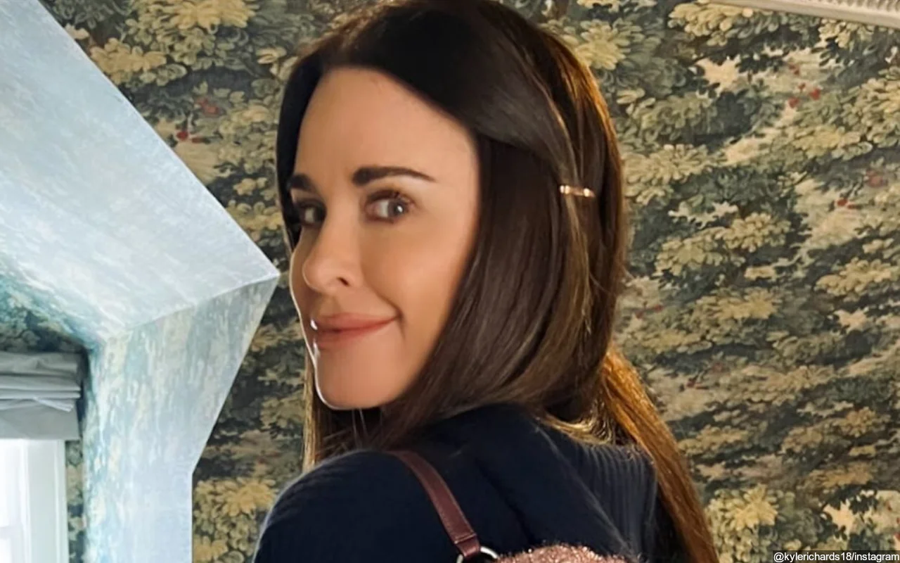 Kyle Richards Preparing for Holiday Season Despite Personal Challenges