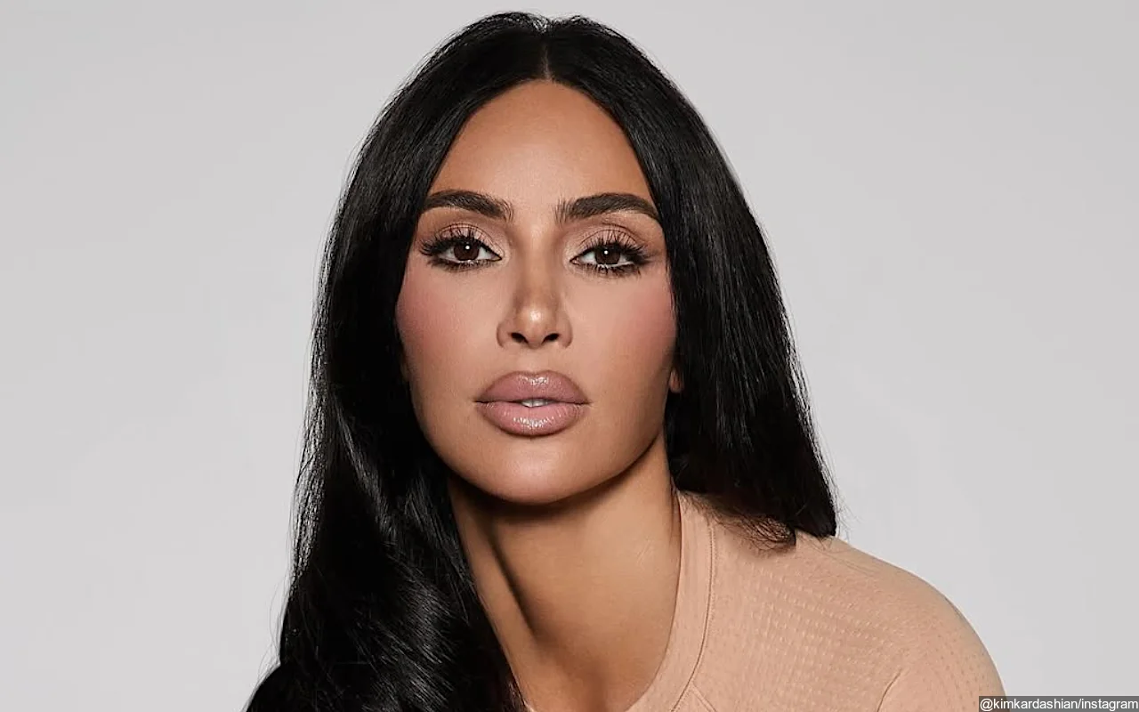Kim Kardashian Exhibits Grace and Style Amidst Broken Foot Mishap