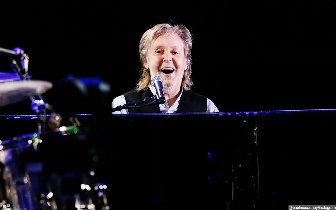 Paul McCartney Lights Up Manchester With Rare Performance of 'Wonderful Christmastime'