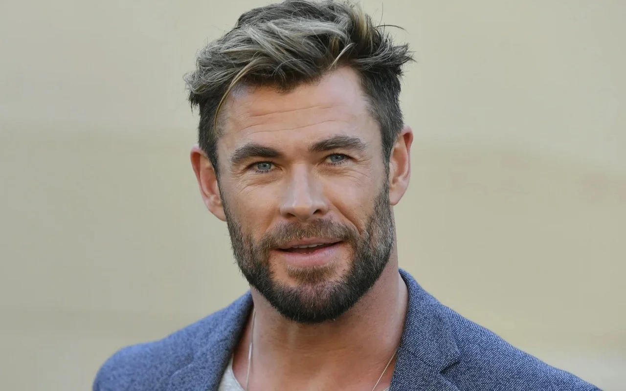 Chris Hemsworth Reacts to Villain of the Year Title