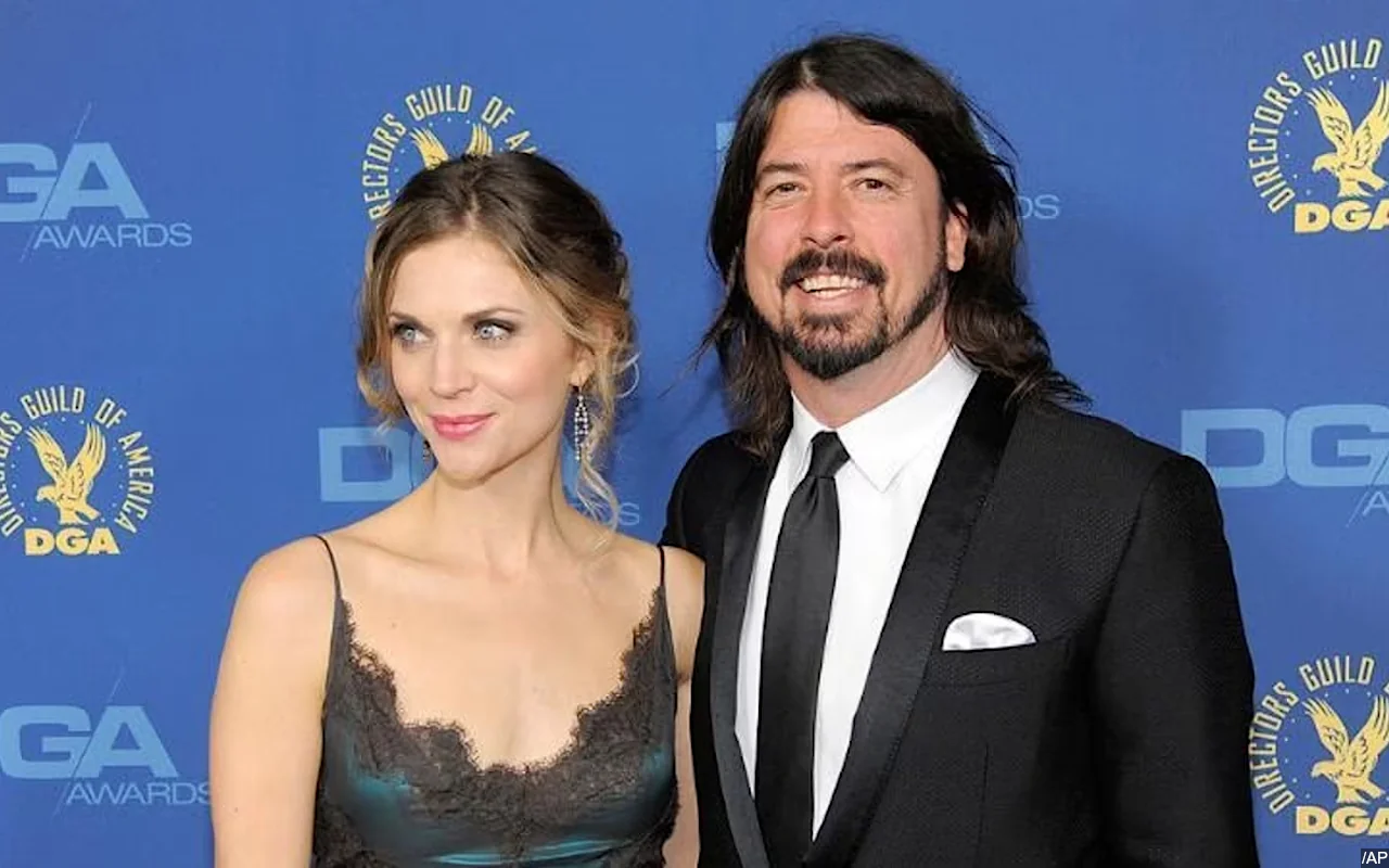 Dave Grohl Celebrating Christmas With Wife Jordyn Blum After Cheating Scandal