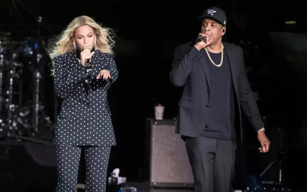 Jay-Z Supported Beyonce Backstage at Her Netflix Christmas Halftime Show Amid Bombshell Lawsuit