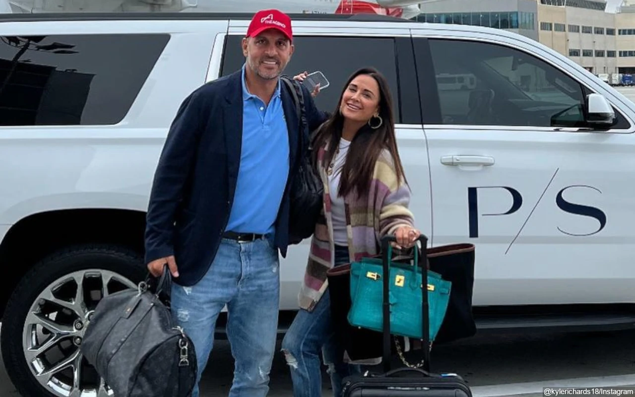 Kyle Richards Rings in New Year Quietly While Mauricio Umansky Parties