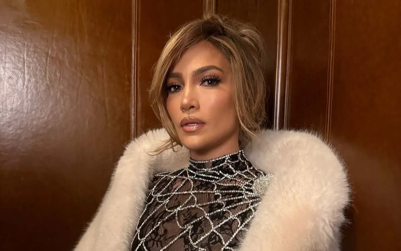 Jennifer Lopez Gets Teary Eyes After Getting Standing Ovation for 'Kiss of the Spider Woman' at Sundance