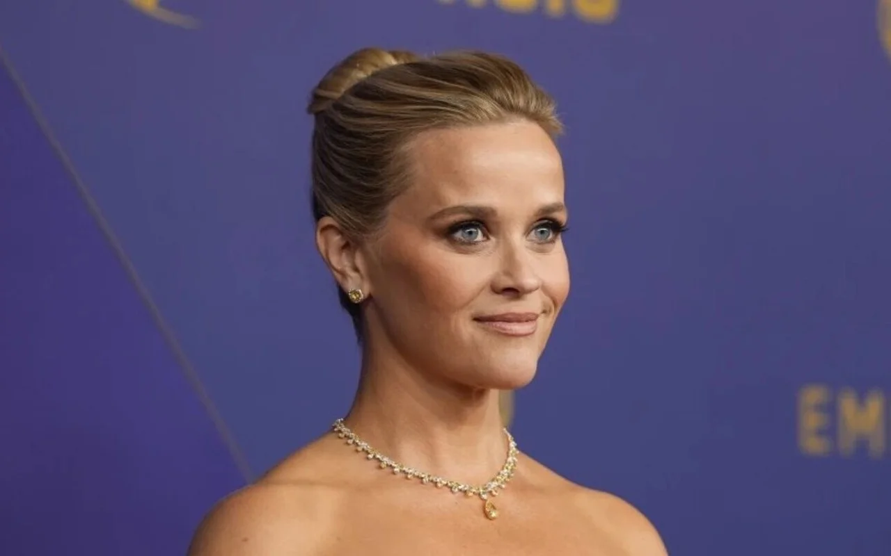 Reese Witherspoon Reveals Fallout With Famous Actress After Awards Show Blunder