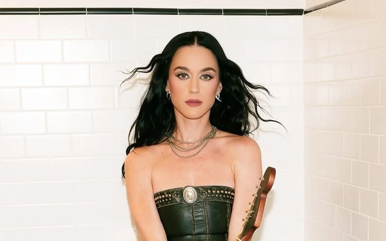 Katy Perry Narrowly Escapes Scary Electrical Explosion While Signing Autographs