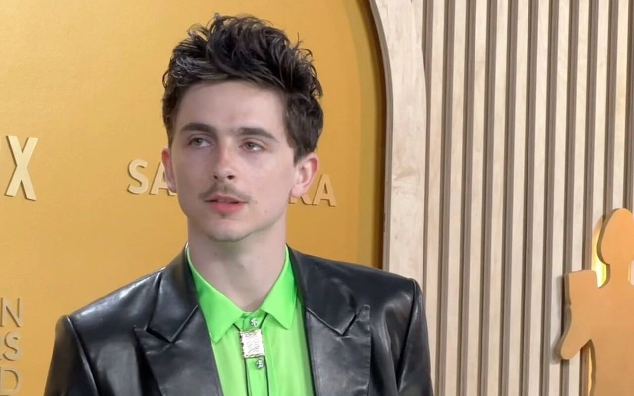 Timothee Chalamet Mocks Himself for Flubbing His Line at 2025 SAG Awards