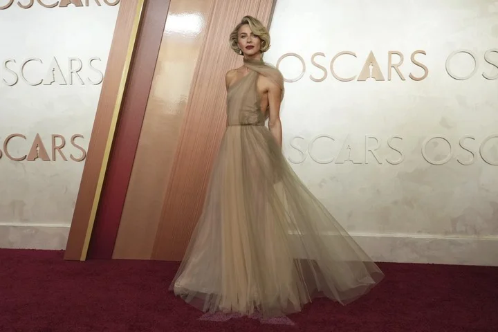 Julianne Hough at 2025 Oscars