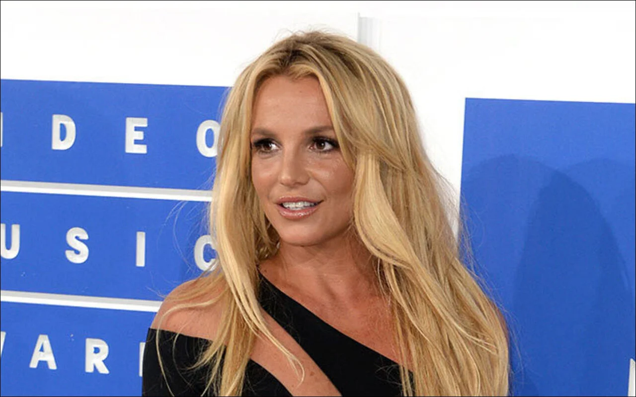 Britney Spears Dances to Justin Timberlake's Song, Pays Nod to Past Romance