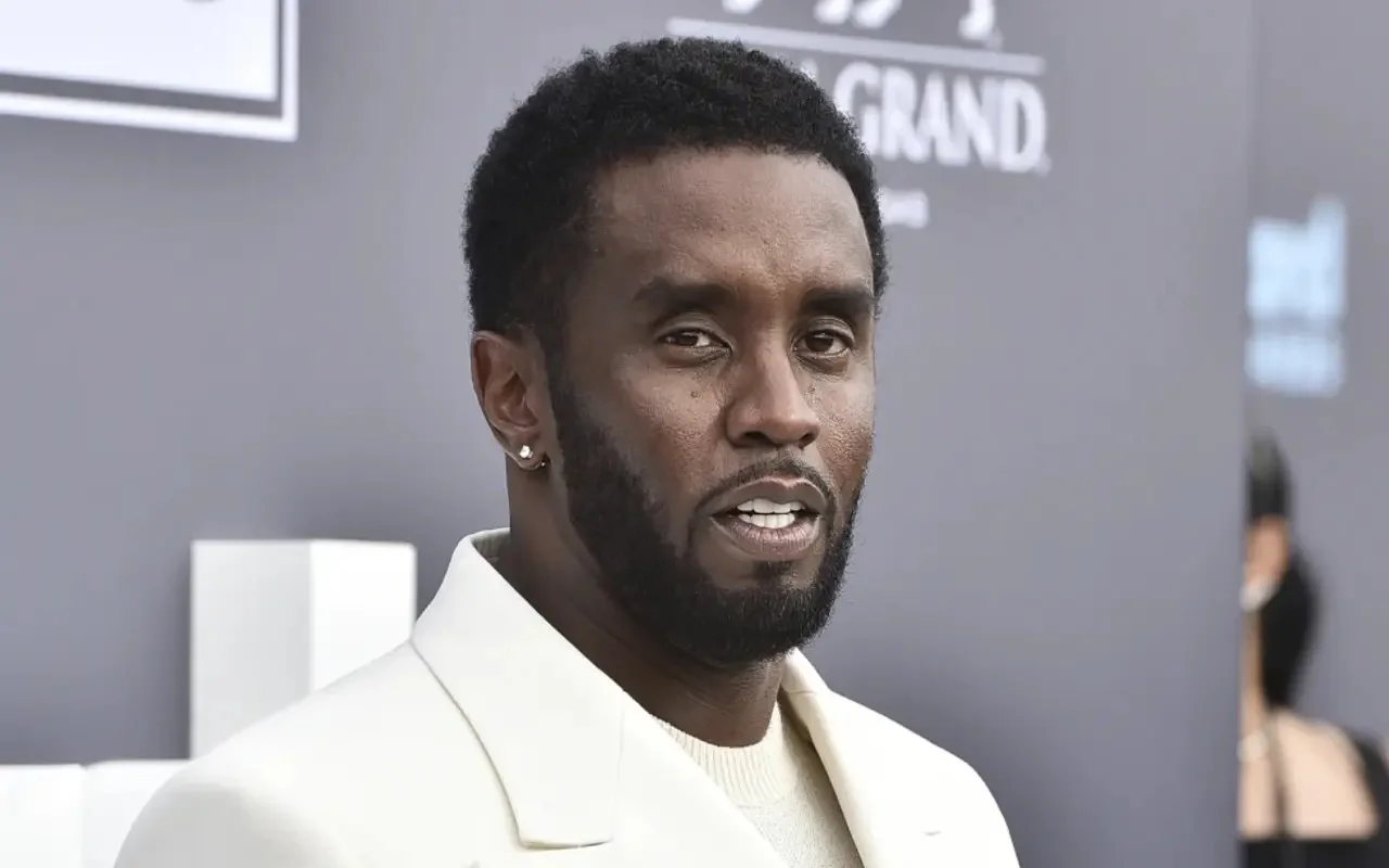 Diddy Pleads Not Guilty to Additional Indictments, Blows Kisses to Family in Court