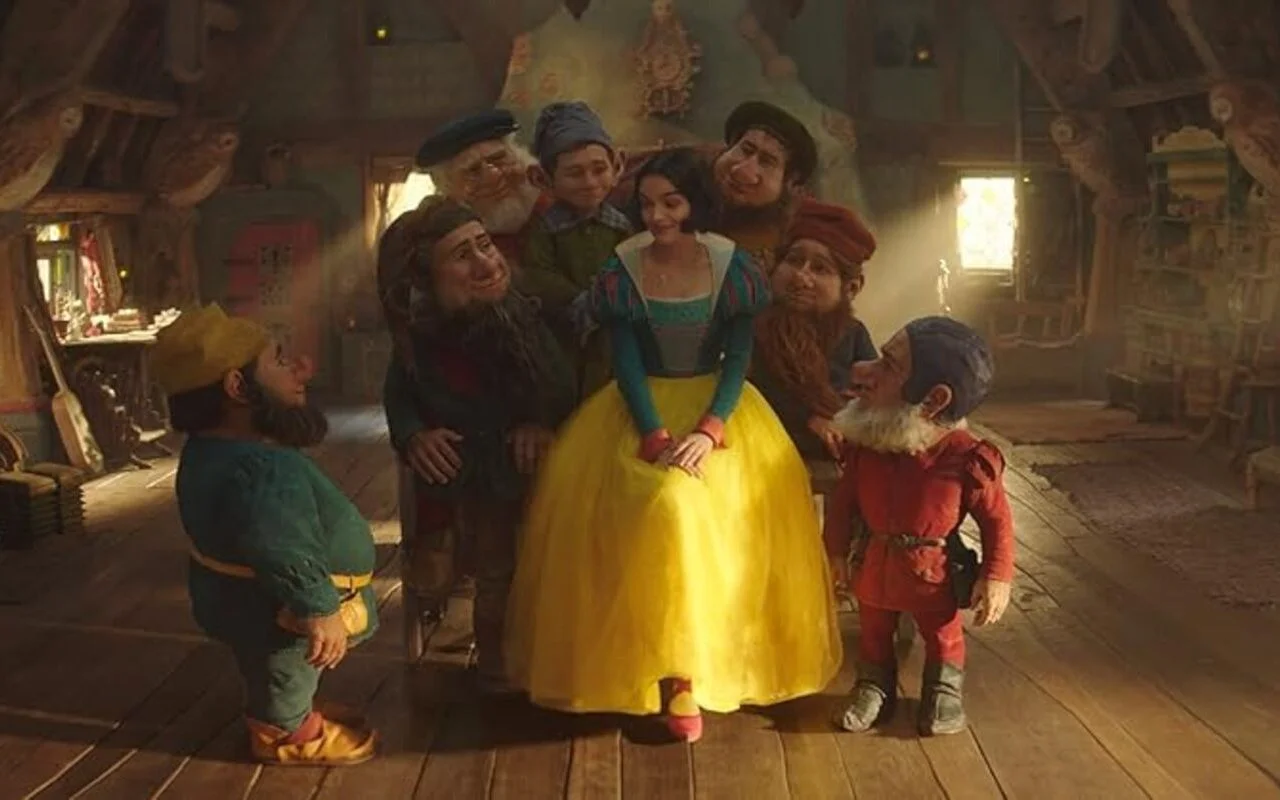 'Snow White' Actor Defends CGI Dwarfs Amid Backlash