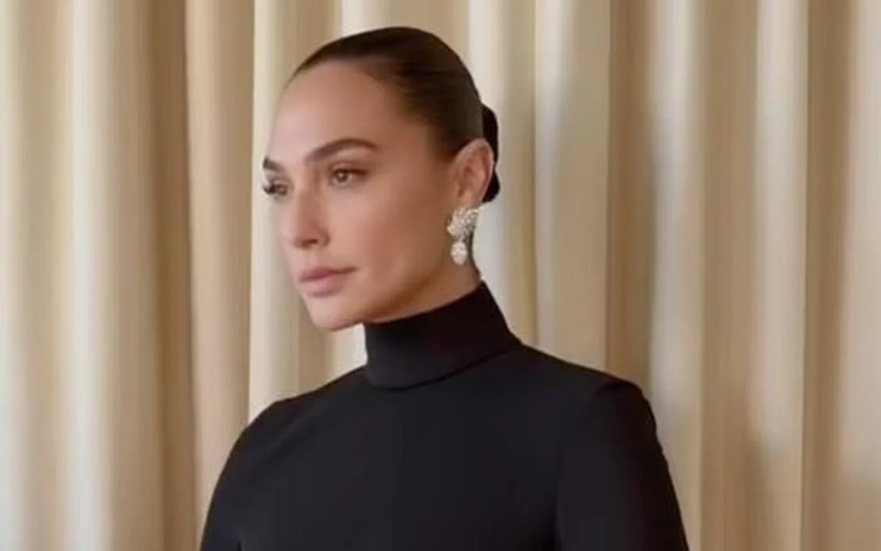 Gal Gadot Worried About Raising Her Children in 'World of Filters'