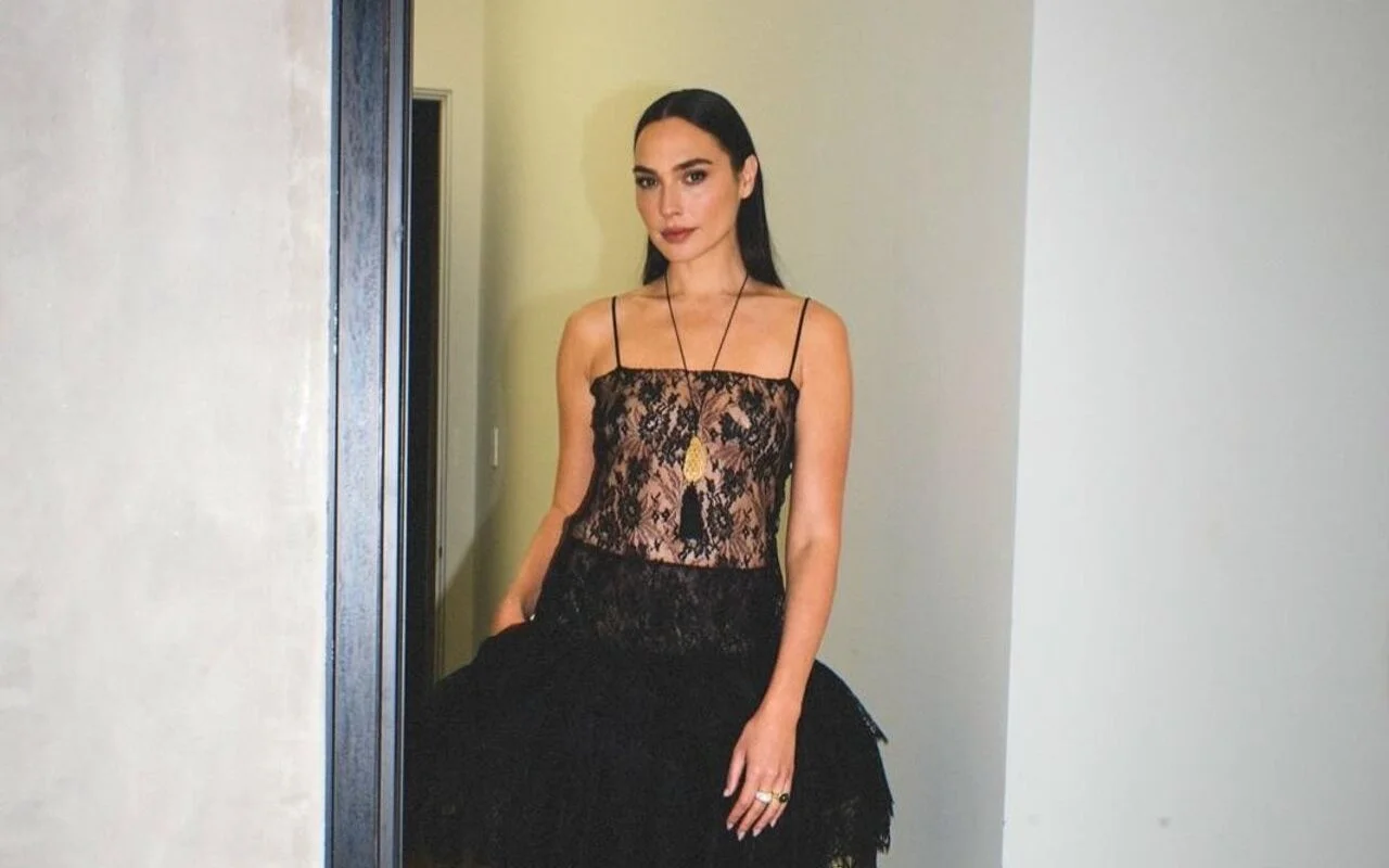 Gal Gadot's Hollywood Walk of Fame Ceremony Overshadowed by Protests, Cops Called