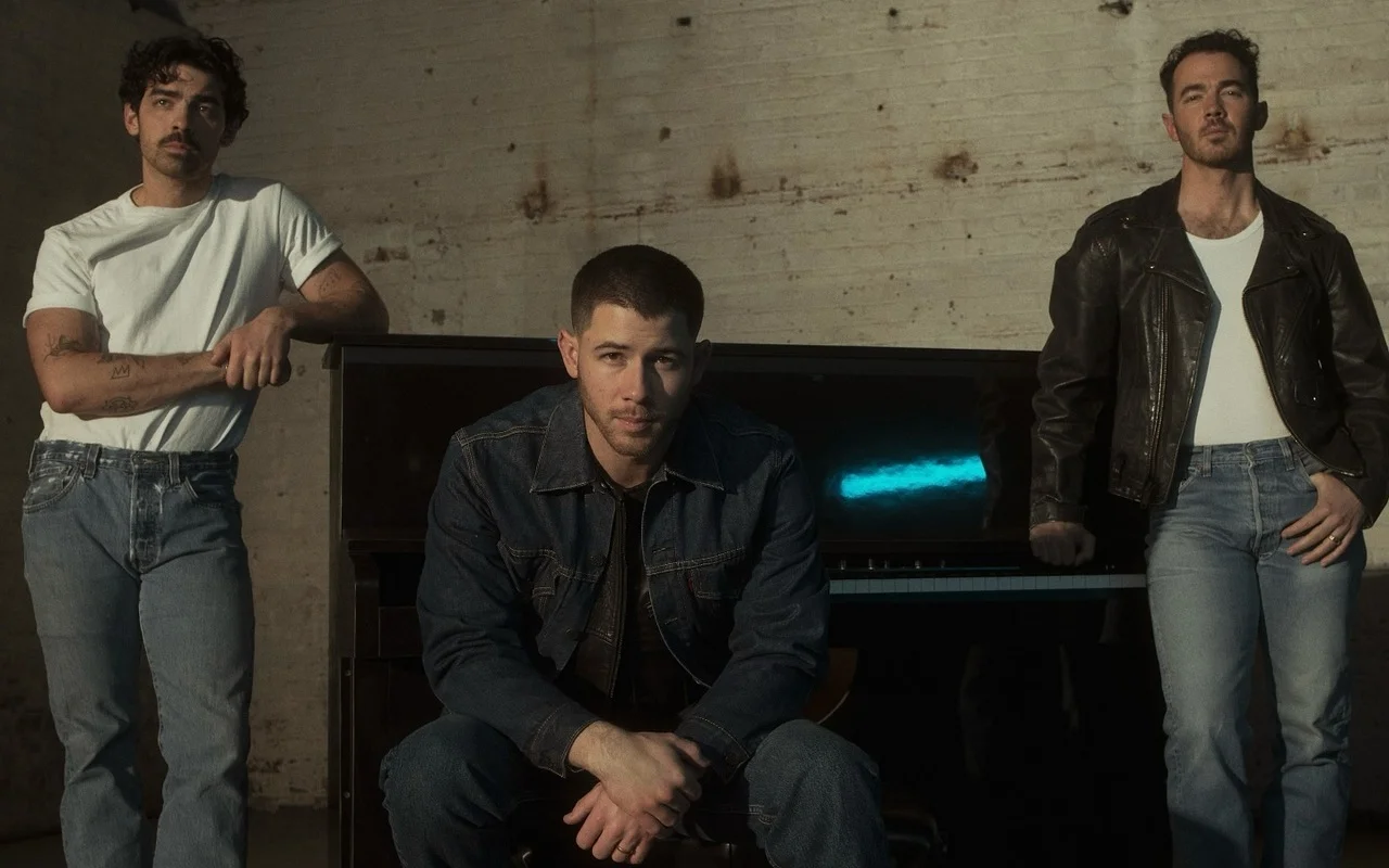 Jonas Brothers Celebrate JONASCON With New Song Release 'Love Me to Heaven'