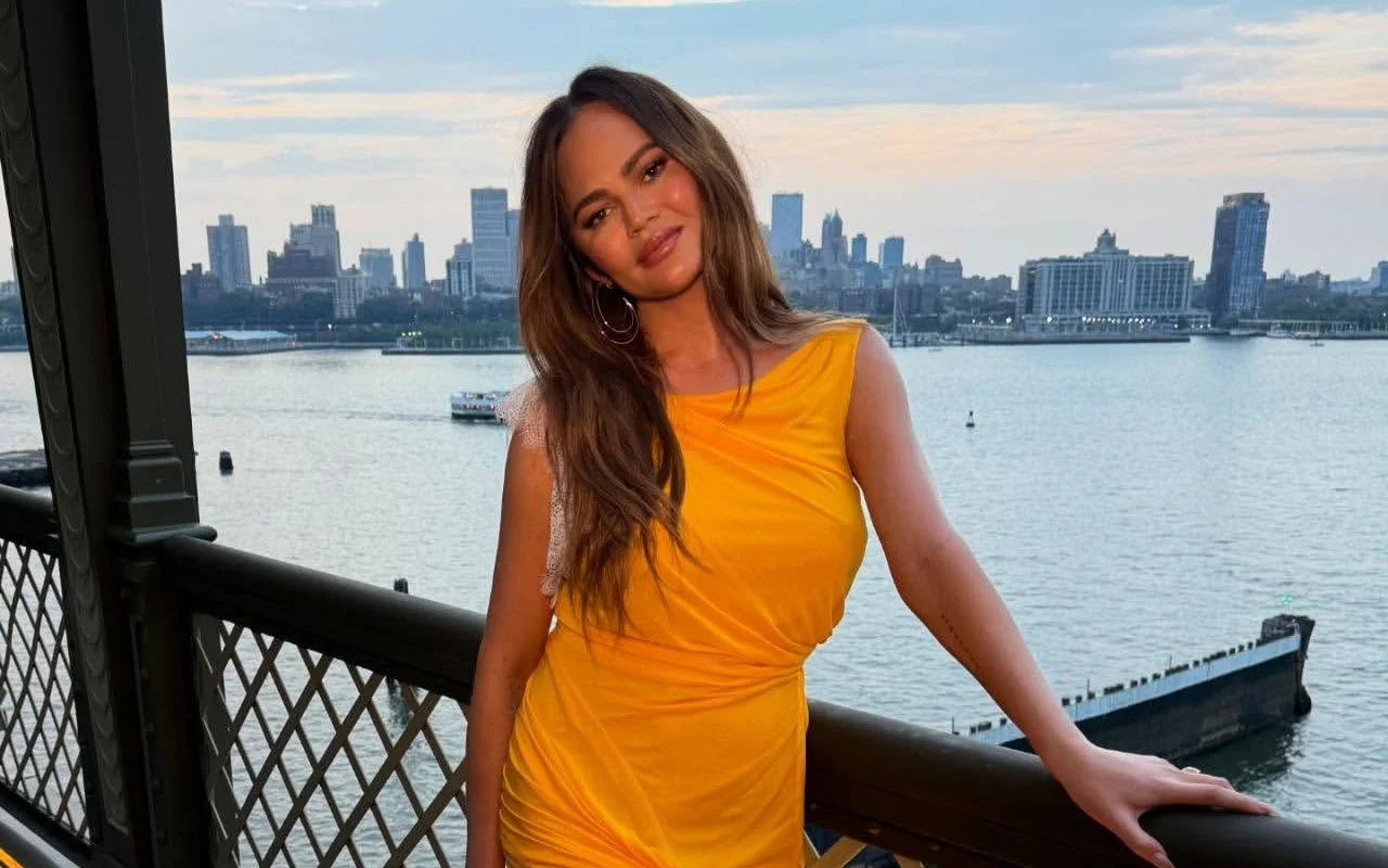 Chrissy Teigen Got Hit in the Face in Painful Fashion Mishap