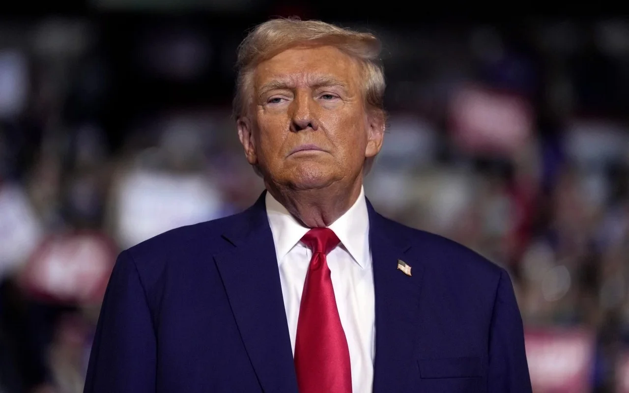 Donald Trump Has Meltdown Over 'Distorted' Presidential painting