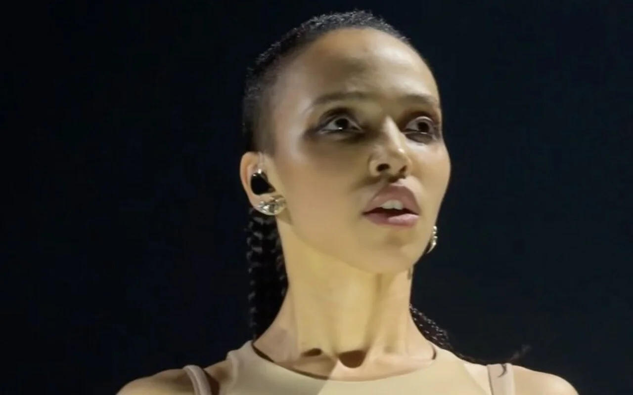FKA Twigs Cites Visa Issues for Calling Off North American Tour Dates