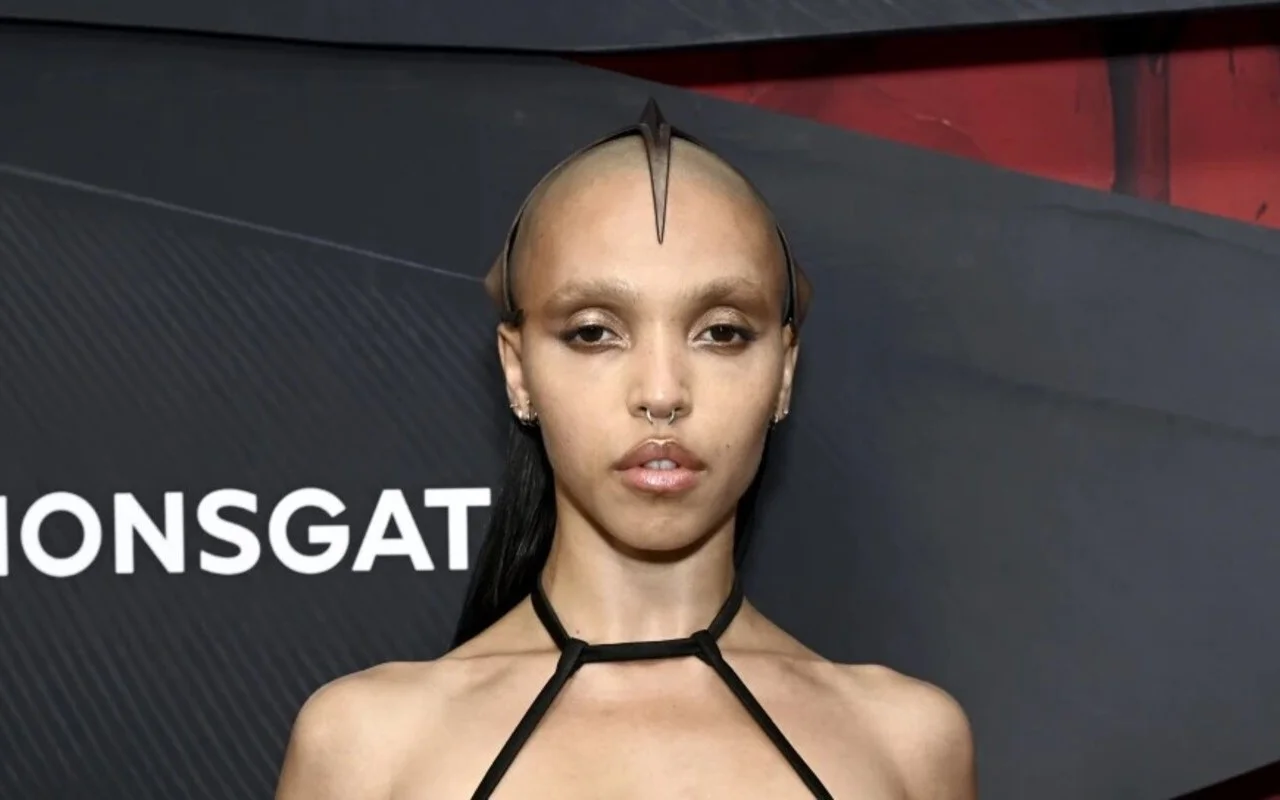 FKA Twigs Entirely Scraps North American Tour Amid Ongoing Visa Issues