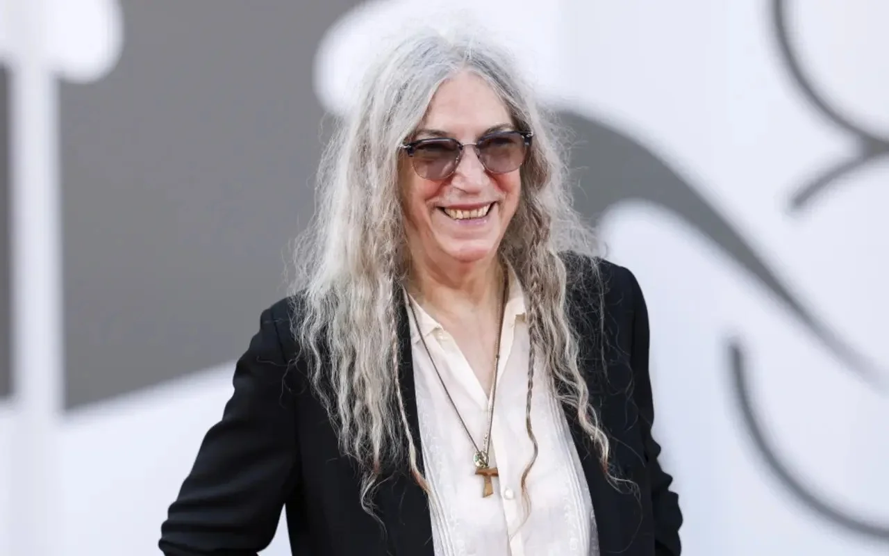 Patti Smith Slammed for Allegedly Making NYC Waitress Cry 