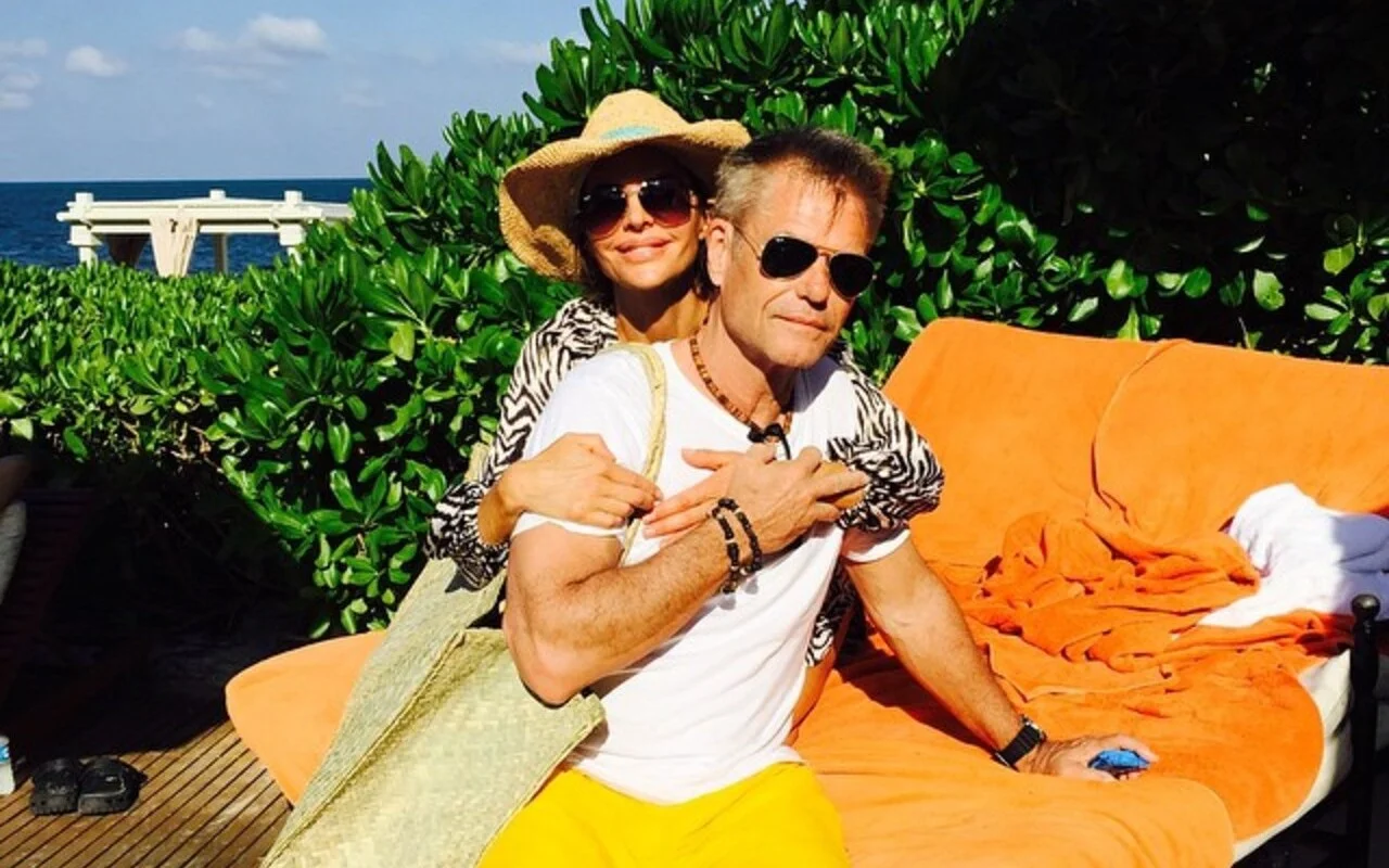 'RHOBH' Alum Lisa Rinna Threatened to Kill Husband During Severe Postpartum Depression