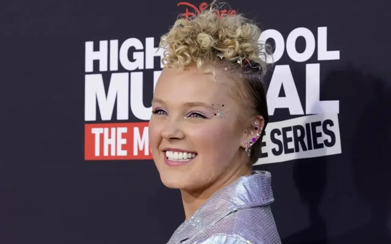JoJo Siwa 'Switching' Her Sexuality on 'Celebrity Big Brother', Now Identifying as Queer