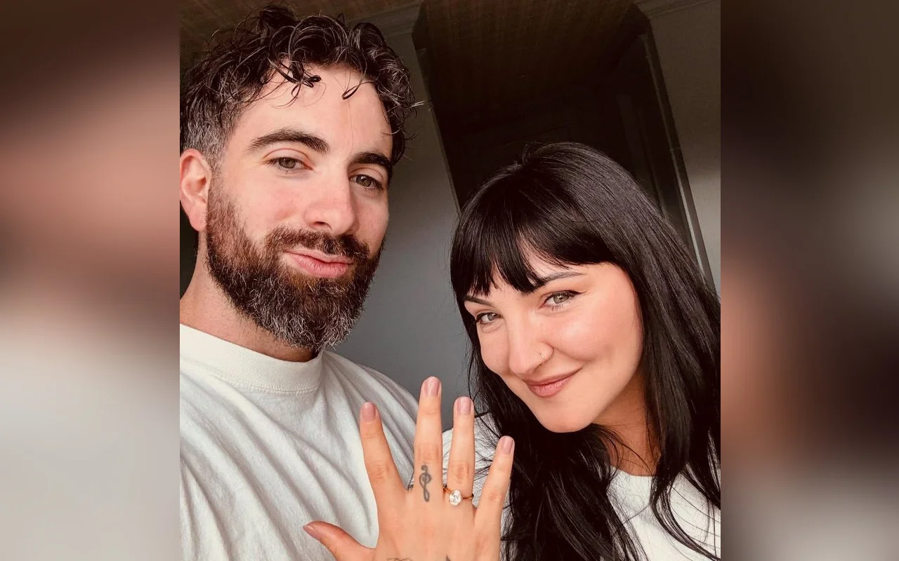 Julia Michaels Engaged to Tattoo Artist Mat Rule