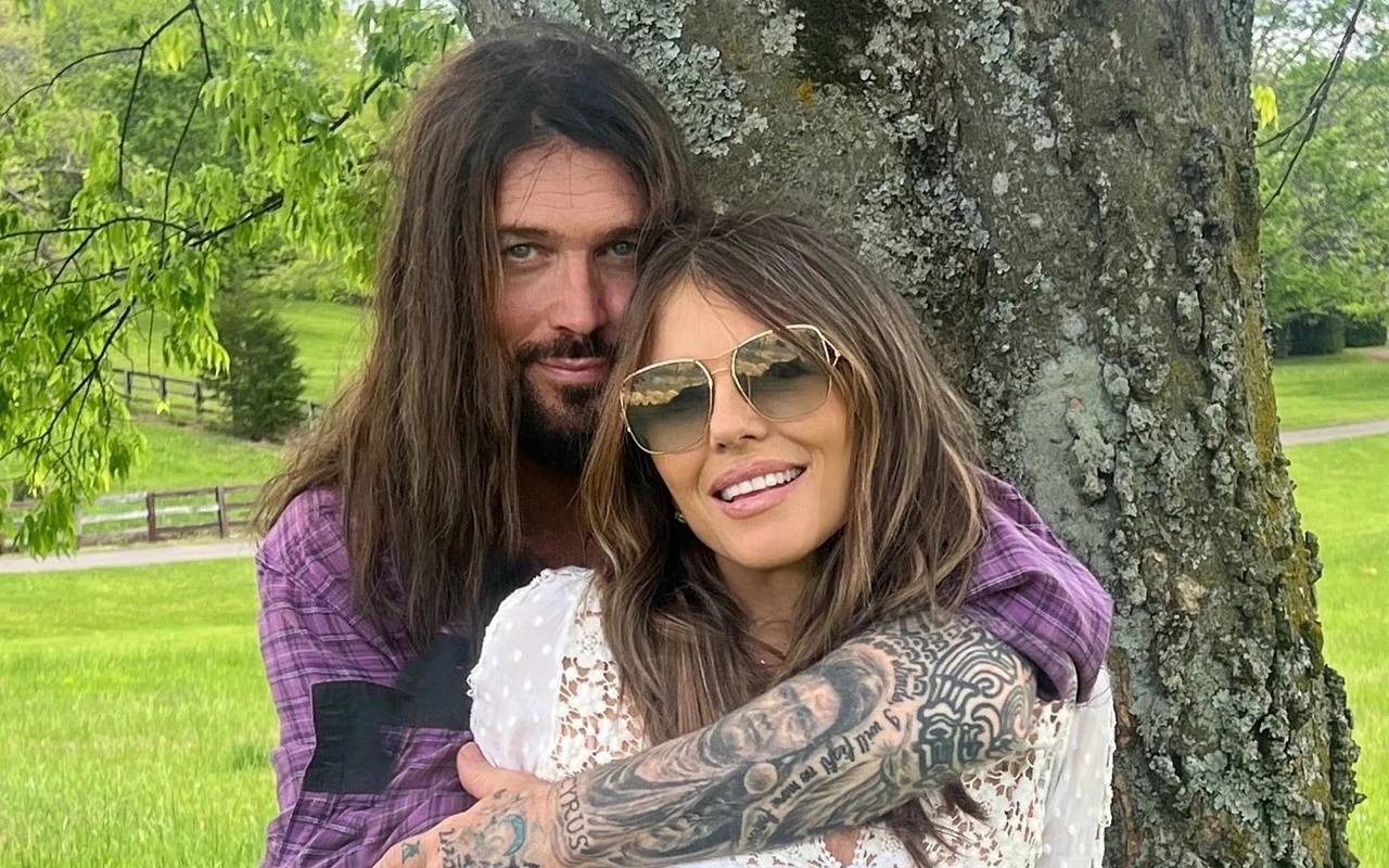 Elizabeth Hurley Cuddling Billy Ray Cyrus in Tennessee After Debuting Romance