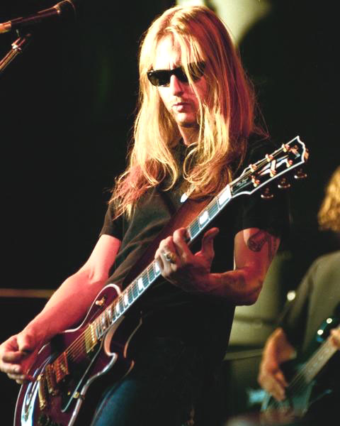 Alice in Chains Latest News, Bio, Profile, Album, Movie and Photo.
