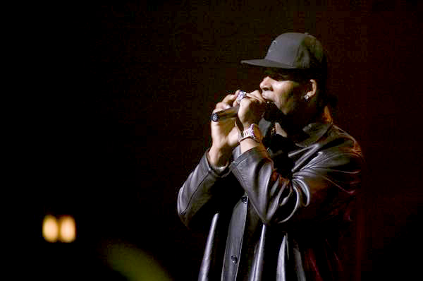 R. Kelly<br>R. Kelly as Mr. Show Biz: The Light It Up Tour