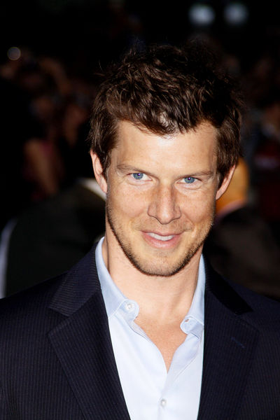 Eric Mabius Latest News, Bio, Profile, Album, Movie and Photo.