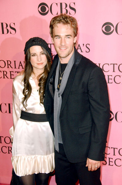 James Van Der Beek, Heather McComb<br>The 2007 Victoria's Secret Fashion Show