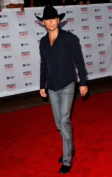 Kenny Chesney<br>The 33rd Annual People's Choice Awards - Arrivals