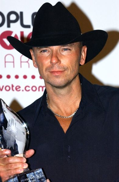 Kenny Chesney<br>The 33rd Annual People's Choice Awards - Press Room