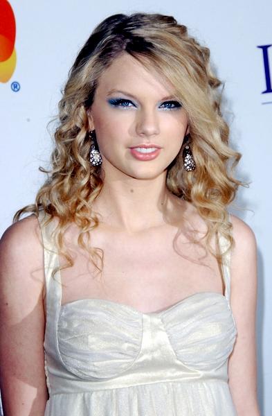 Taylor Swift<br>2008 Clive Davis Pre-GRAMMY Party - Arrivals