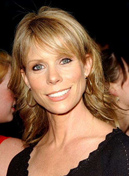 Cheryl Hines Picture 11 - "The Ugly Truth" Los Angeles Premiere - Arrivals