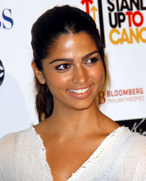 Camila Alves<br>Stand Up To Cancer - Arrivals