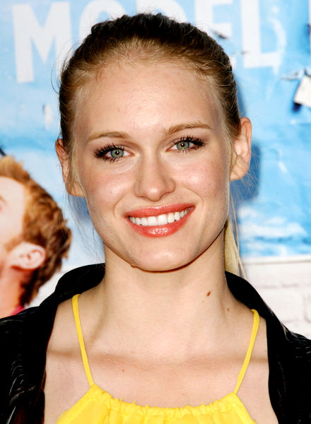 Leven Rambin Latest News, Bio, Profile, Album, Movie and Photo.