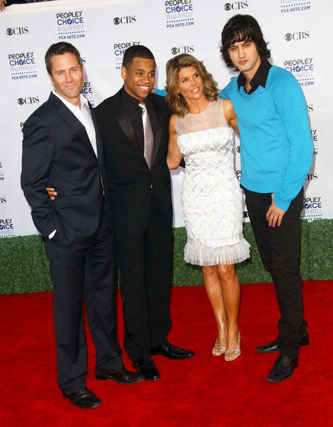 Lori Loughlin, Rob Estes, Tristan Wilds, Michael Stege<br>35th Annual People's Choice Awards - Arrivals