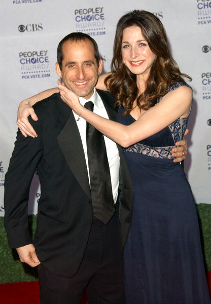 Marin Hinkle, Peter Jacobson<br>35th Annual People's Choice Awards - Arrivals