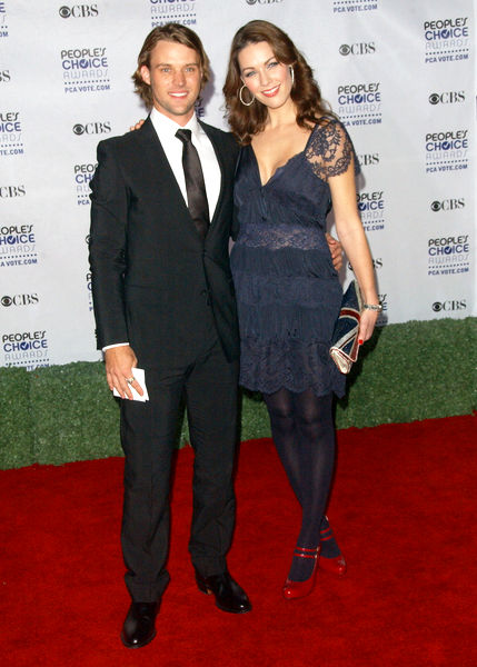 Jesse Spencer, Louise Griffiths<br>35th Annual People's Choice Awards - Arrivals