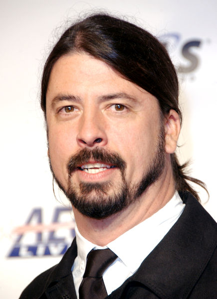 Dave Grohl<br>Neil Diamond Honored as the 2009 Musicares Person Of The Year - Arrivals