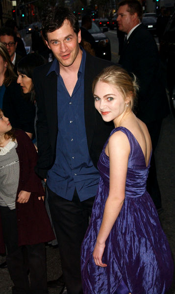 Tom Everett Scott, AnnaSophia Robb<br>