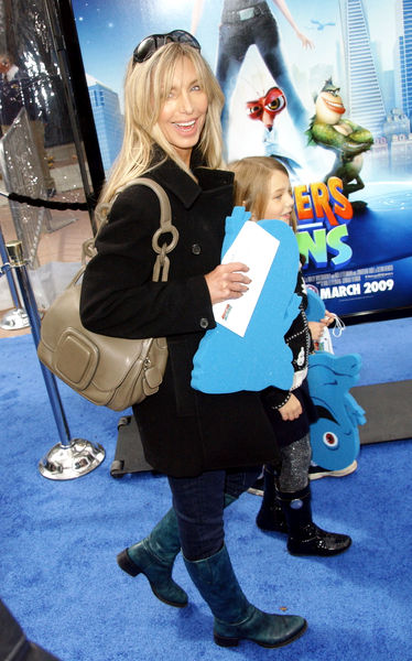 Heather Thomas Latest News, Bio, Profile, Album, Movie and Photo.